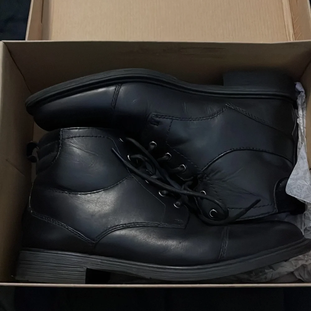 Clarks Mid Rise Boot - Picture 3 of 4